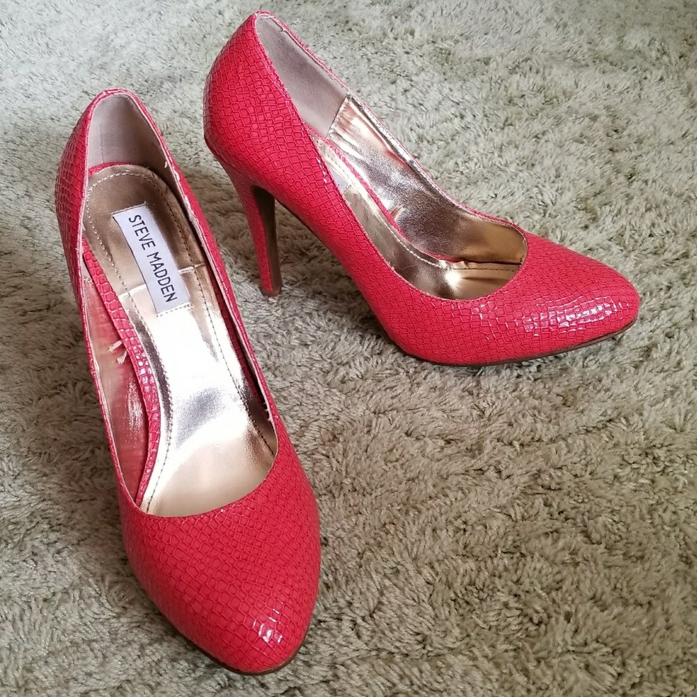 Red Snakeskin Embossed Steve Madden Pumps